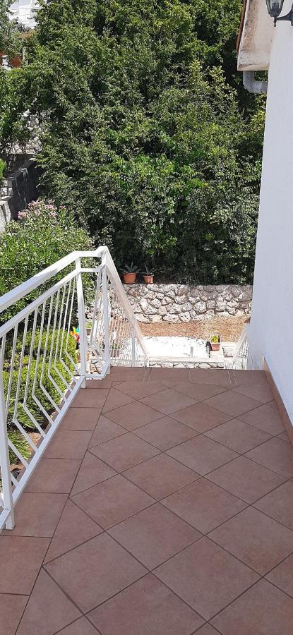 Apartment Rb Omisalj Exterior photo